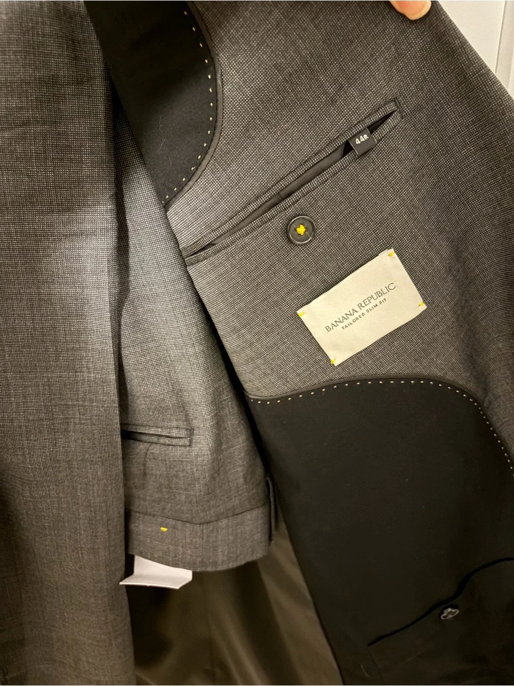 Banana Republic Charcoal Gray Men's Suit with Pants 44R jacket/38R pants